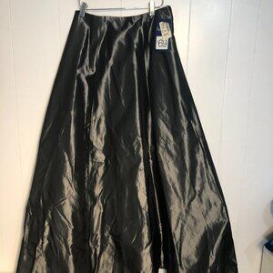 - - Womens Silver Grey/Skirt. BRAND NEW size 9